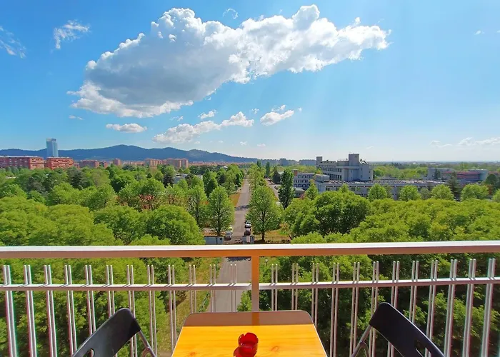 L\'Appartamento Sul Parco - Peaceful Stay, Stunning View & Free Parking